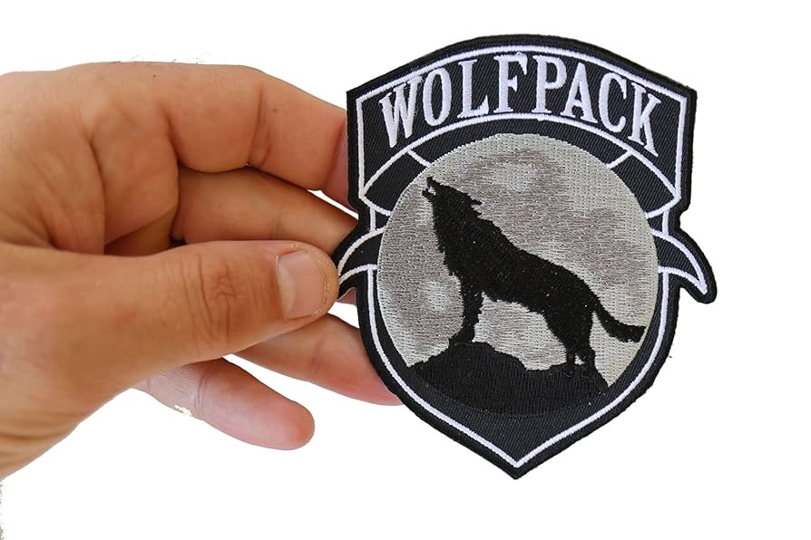 Amazon.com: Wolfpack Patch Wolf Howling Moon Silhouette